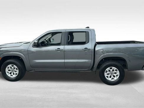 Used 2024 Nissan Frontier SV image 4