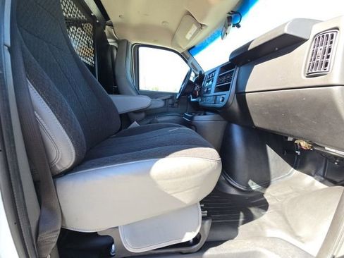 Used 2024 GMC Savana 2500 w/ Driver Convenience Package image 14