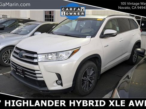 Used 2017 Toyota Highlander XLE image 1