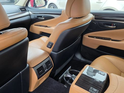 Used 2015 Lexus LS 460 AWD w/ Comfort Package image 16