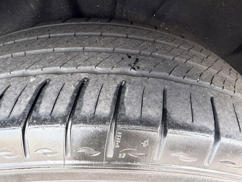 Certified 2022 Cadillac XT6 Premium Luxury w/ LPO, Floor Liner Package image 34