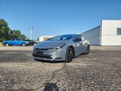 Used 2024 Toyota Prius Prime FWD image 8