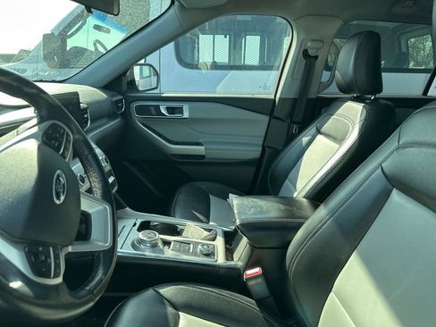 Used 2022 Ford Explorer XLT w/ Equipment Group 202A image 12