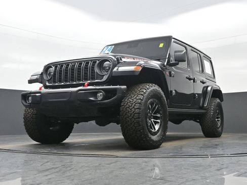 Used 2024 Jeep Wrangler Unlimited Rubicon image 24