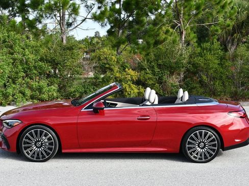 Used 2024 Mercedes-Benz CLE 300 4MATIC Cabriolet image 33