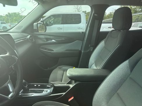 Used 2024 Chevrolet TrailBlazer LT w/ LT Cold Weather Package AWD/4WD image 29