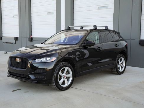 Used 2020 Jaguar F-PACE Premium image 4