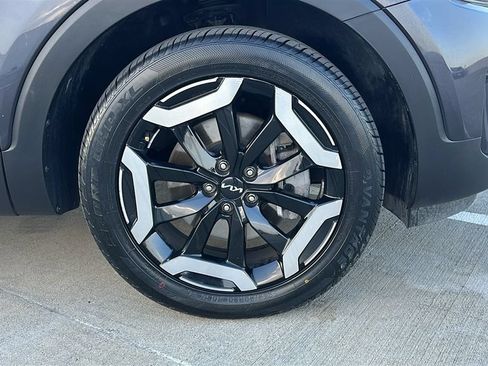 Used 2025 Kia Telluride S FWD image 16