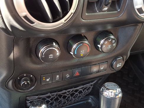 Used 2017 Jeep Wrangler Unlimited Sahara w/ Quick Order Package 24E Chief AWD/4WD image 16