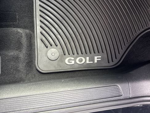 Used 2015 Volkswagen Golf Launch Edition image 21