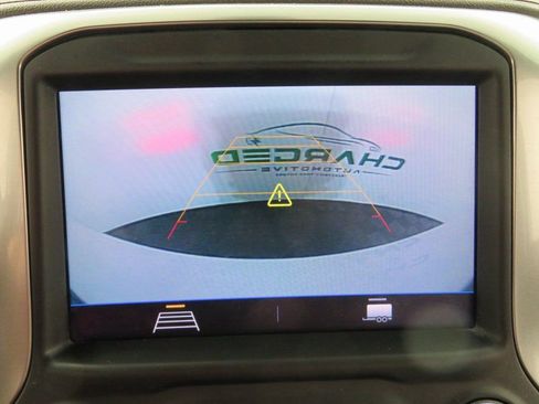 Used 2022 Chevrolet Silverado 1500 LT w/ Z71 Off-Road Package image 18