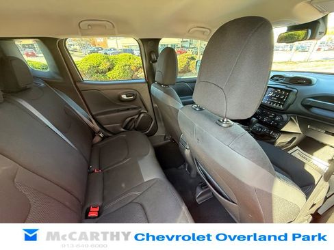 Used 2023 Jeep Renegade Latitude w/ Premium Group image 34