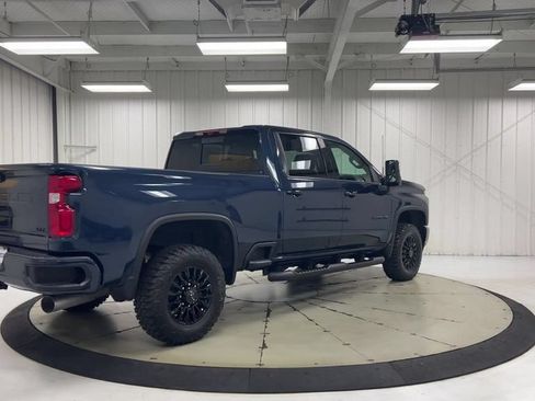 Used 2022 Chevrolet Silverado 2500 LTZ w/ LTZ Plus Package AWD/4WD image 8