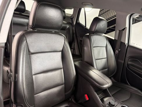 Used 2022 GMC Terrain SLT w/ LPO, Floor Liner Package FWD image 22
