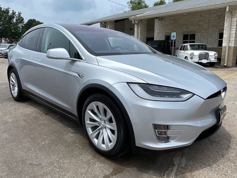 Used 2018 Tesla Model X 100D AWD/4WD image 3