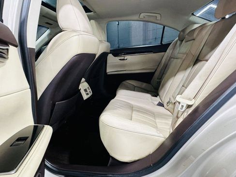 Used 2018 Lexus ES 350 w/ Luxury Package w/Wood Trim FWD image 26