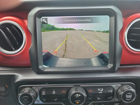 Used 2020 Jeep Gladiator Mojave AWD/4WD image 26