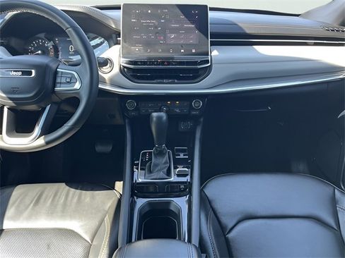 Used 2024 Jeep Compass Limited image 24