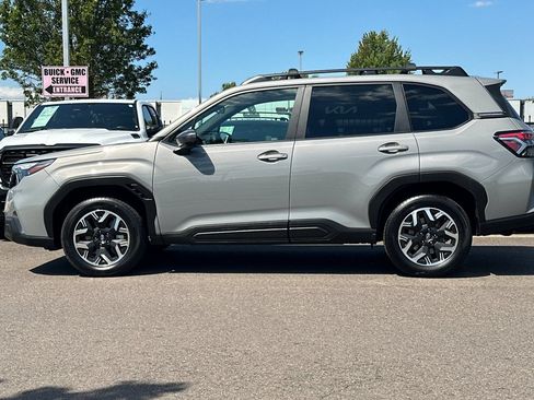 Used 2025 Subaru Forester Premium AWD/4WD image 7