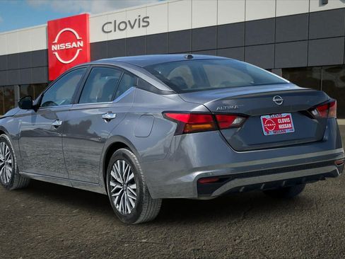 Used 2025 Nissan Altima 2.5 SV FWD image 7