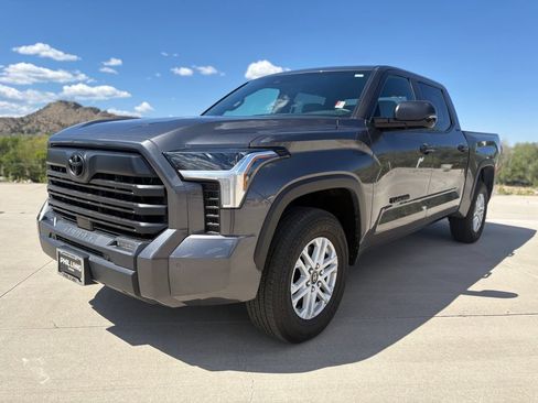 Used 2025 Toyota Tundra SR5 w/ SR5 Convenience Package AWD/4WD image 2