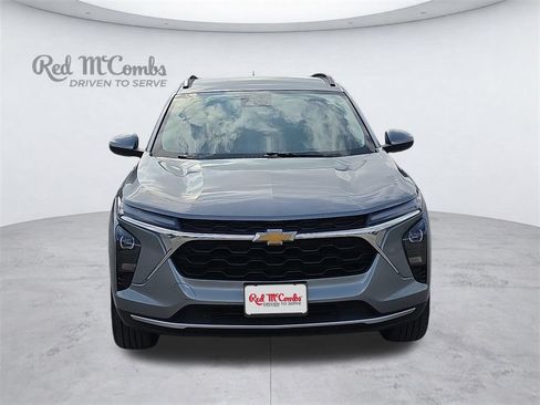 Used 2024 Chevrolet Trax LT w/ Driver Confidence Package FWD image 11