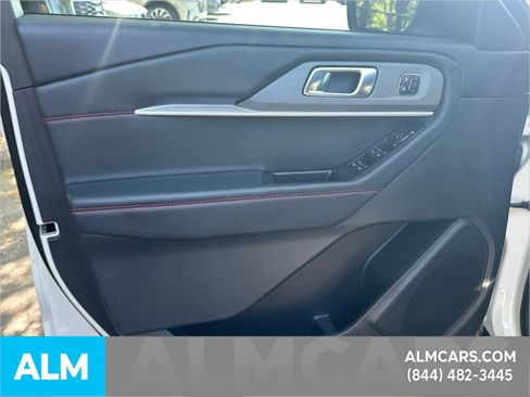 Certified 2025 Ford Explorer ST image 11