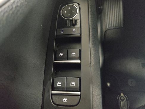 Used 2025 Kia Soul LX image 27