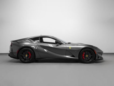 Certified 2019 Ferrari 812 Superfast RWD image 4