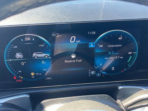 Used 2023 Mercedes-Benz GLB 250 4MATIC w/ Premium Package image 14