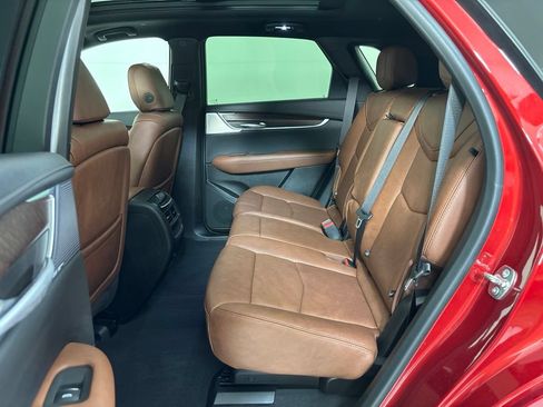 Used 2025 Cadillac XT5 Premium Luxury w/ Technology Package FWD image 18