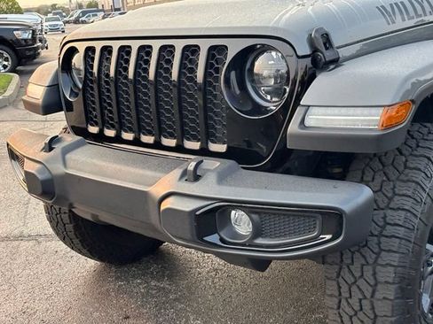 Used 2023 Jeep Gladiator Sport AWD/4WD image 6