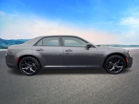 Certified 2021 Chrysler 300 S image 12