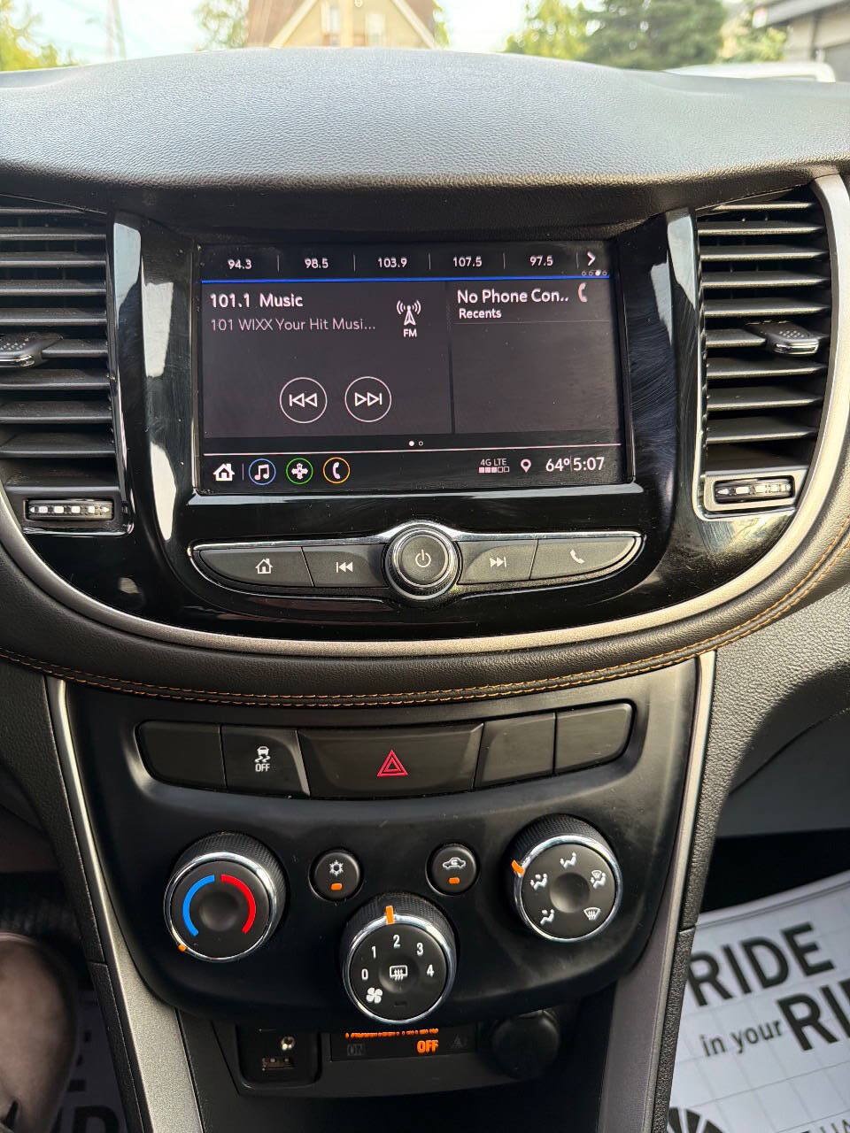 Used 2020 Chevrolet Trax LT w/ LT Convenience Package FWD image 30