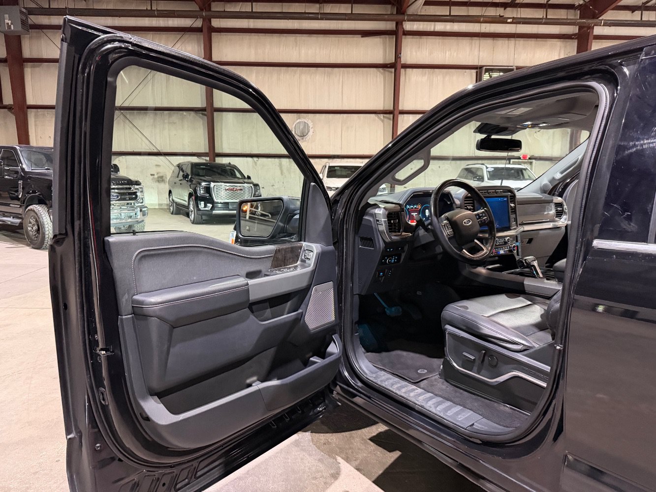 Used 2023 Ford F150 Lariat RWD image 12