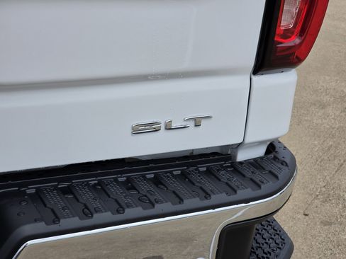 New 2026 GMC Sierra 1500 SLT AWD/4WD image 7