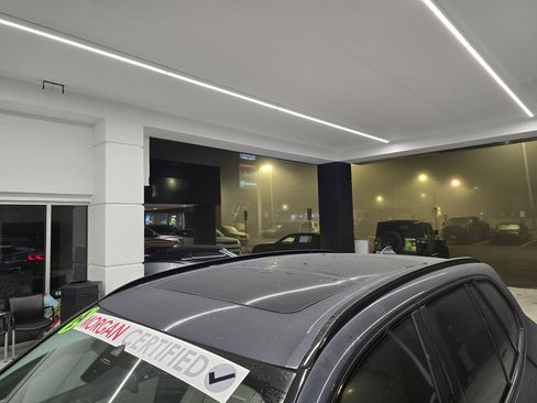 Used 2021 BMW X5 M50i w/ Premium Package image 12