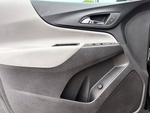 Used 2020 Chevrolet Equinox LT FWD image 16