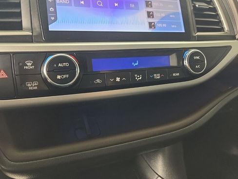 Used 2014 Toyota Highlander Limited Platinum AWD/4WD image 20