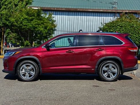 Used 2017 Toyota Highlander Limited AWD/4WD image 4