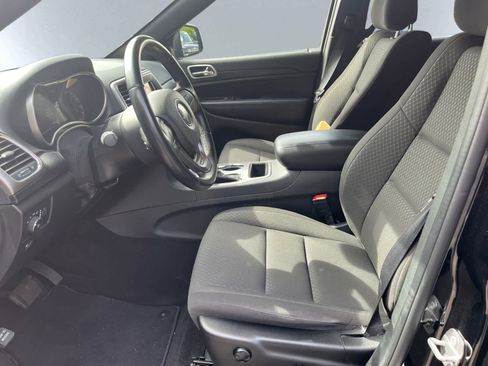 Used 2021 Jeep Grand Cherokee Laredo image 7