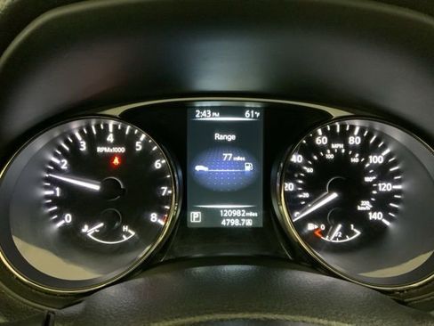 Used 2015 Nissan Rogue S image 17