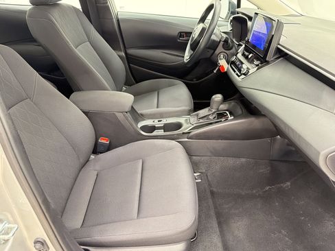 Used 2025 Toyota Corolla LE FWD image 26