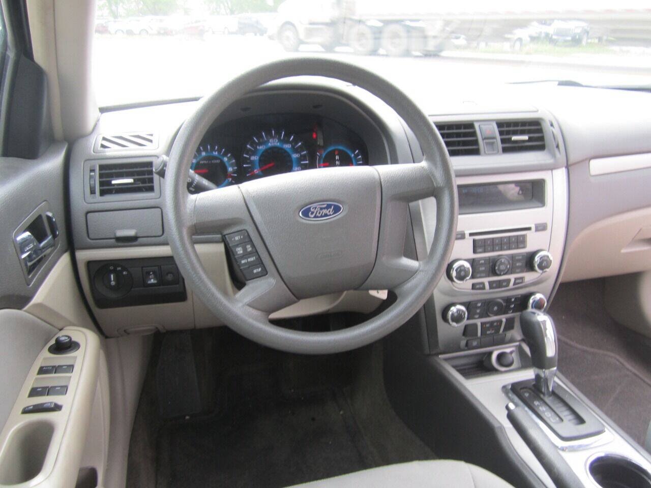 Used 2012 Ford Fusion S FWD image 10