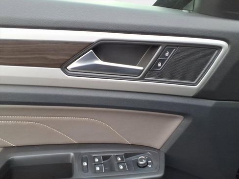 Used 2022 Volkswagen Atlas SE image 17