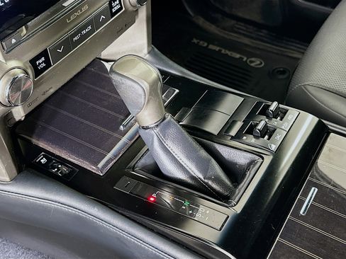 Used 2020 Lexus GX 460 Premium image 25