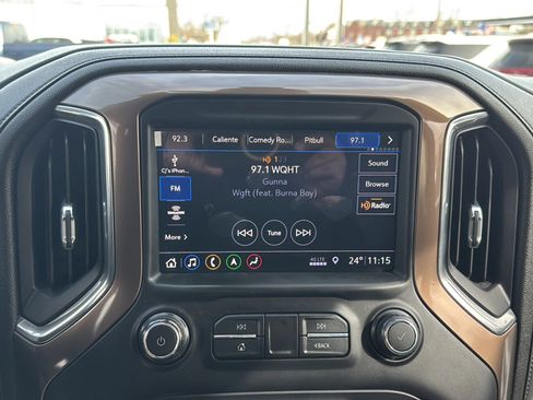 Used 2019 Chevrolet Silverado 1500 High Country image 34
