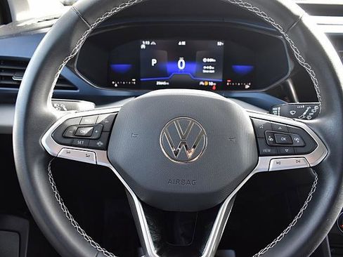 Used 2022 Volkswagen Taos SE image 25