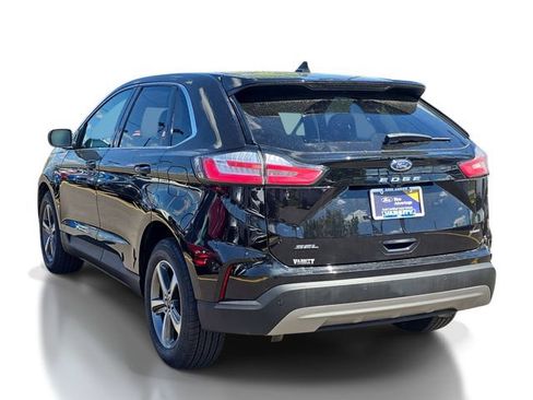 Certified 2023 Ford Edge SEL w/ Convenience Package AWD/4WD image 2