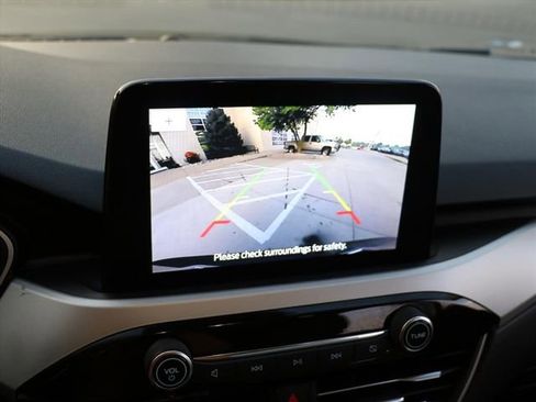 Used 2021 Ford Escape SE w/ SE Sport Appearance Package image 5